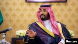 سعودی عرب کے نئے نامزد زیر اعظم محمد بن سلمان جدہ میں وزارت دفاع کی میٹنگ سے خطاب کر تے ہوئے۔ فوٹو رائٹرز