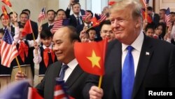 Nhìn chung, Tổng thống Mỹ Donald Trump được nhiều người Việt Nam mến mộ