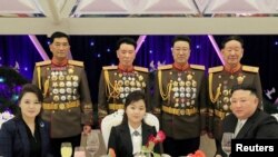 Ông Kim Jong Un dự tiệc chiêu đãi kỷ niệm 75 năm ngày thành lập Quân đội Nhân dân Triều Tiên, ngày 7/2/2023.